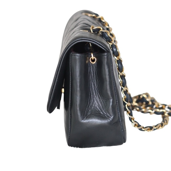 CHANEL Vintage Diana Flap Bag Quilted Lambskin Small Black 1989-1990 - Picture 4 of 15